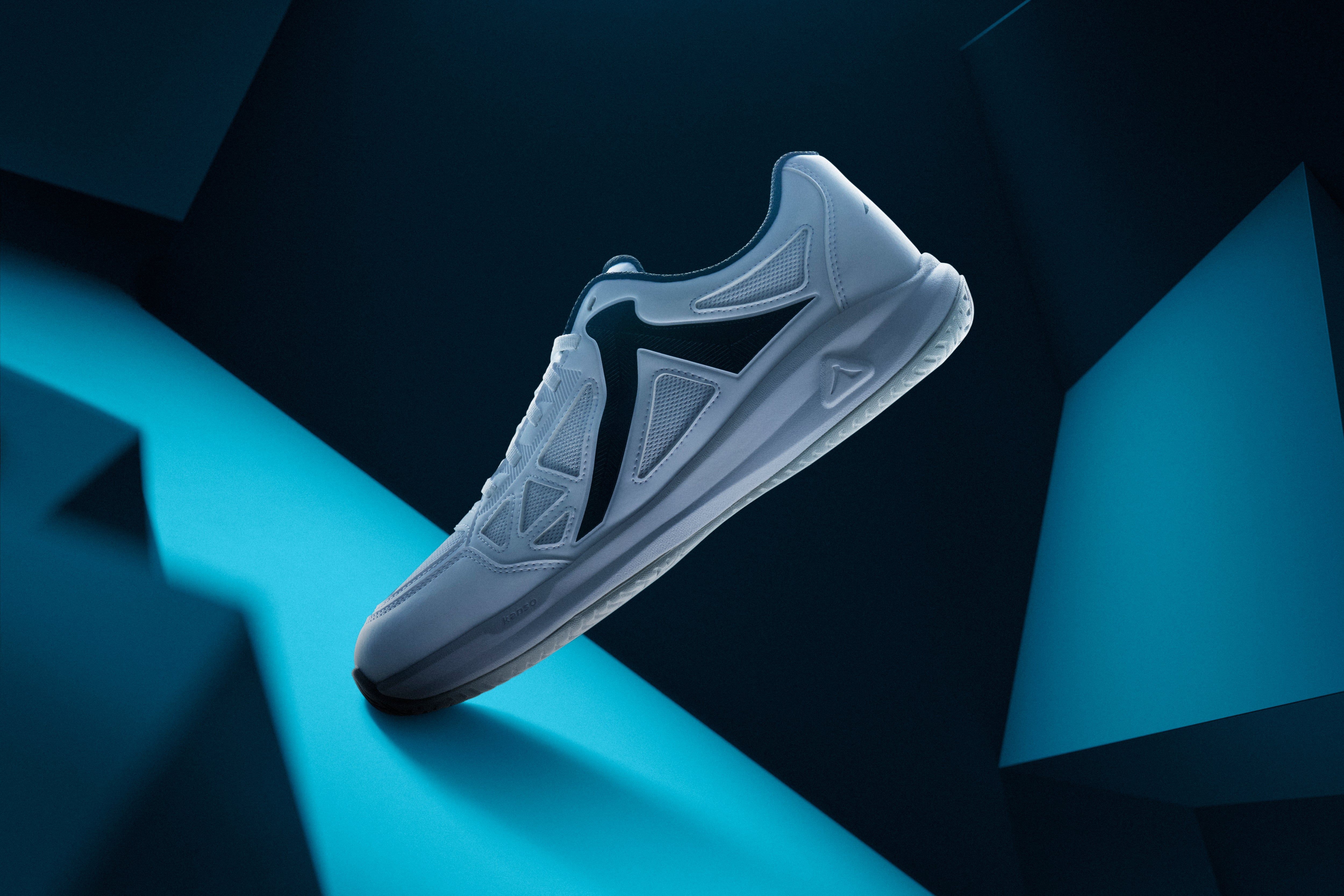 Takumi HardCourt White/Black